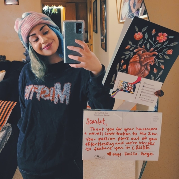 Meet your Posher, Scarlet - Picture 3 of 4